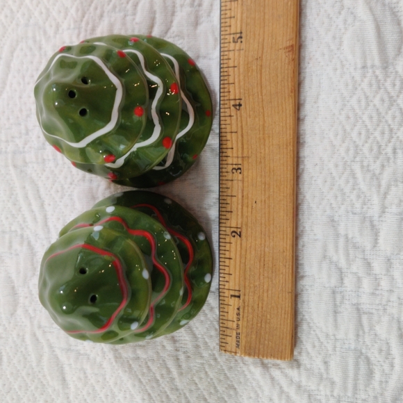 Christmas Trees Salt & Pepper Shakers - Picture 5 of 6